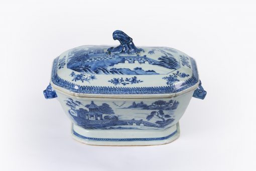 10160 - 18th Century Chinese Export Nankin Porcelain Tureen