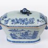 10161 - 18th Century Chinese Export Nankin Porcelain Tureen