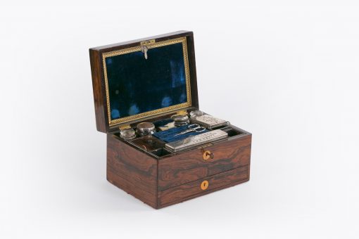 10414 - Early 19th Century George III Dressing Case