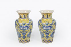 10470 - 19th Century Spanish Pair of Urns