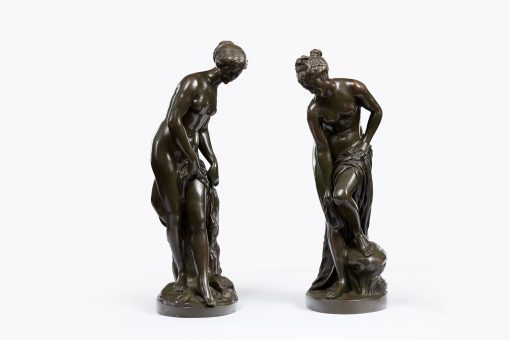 10781 pair of statues a